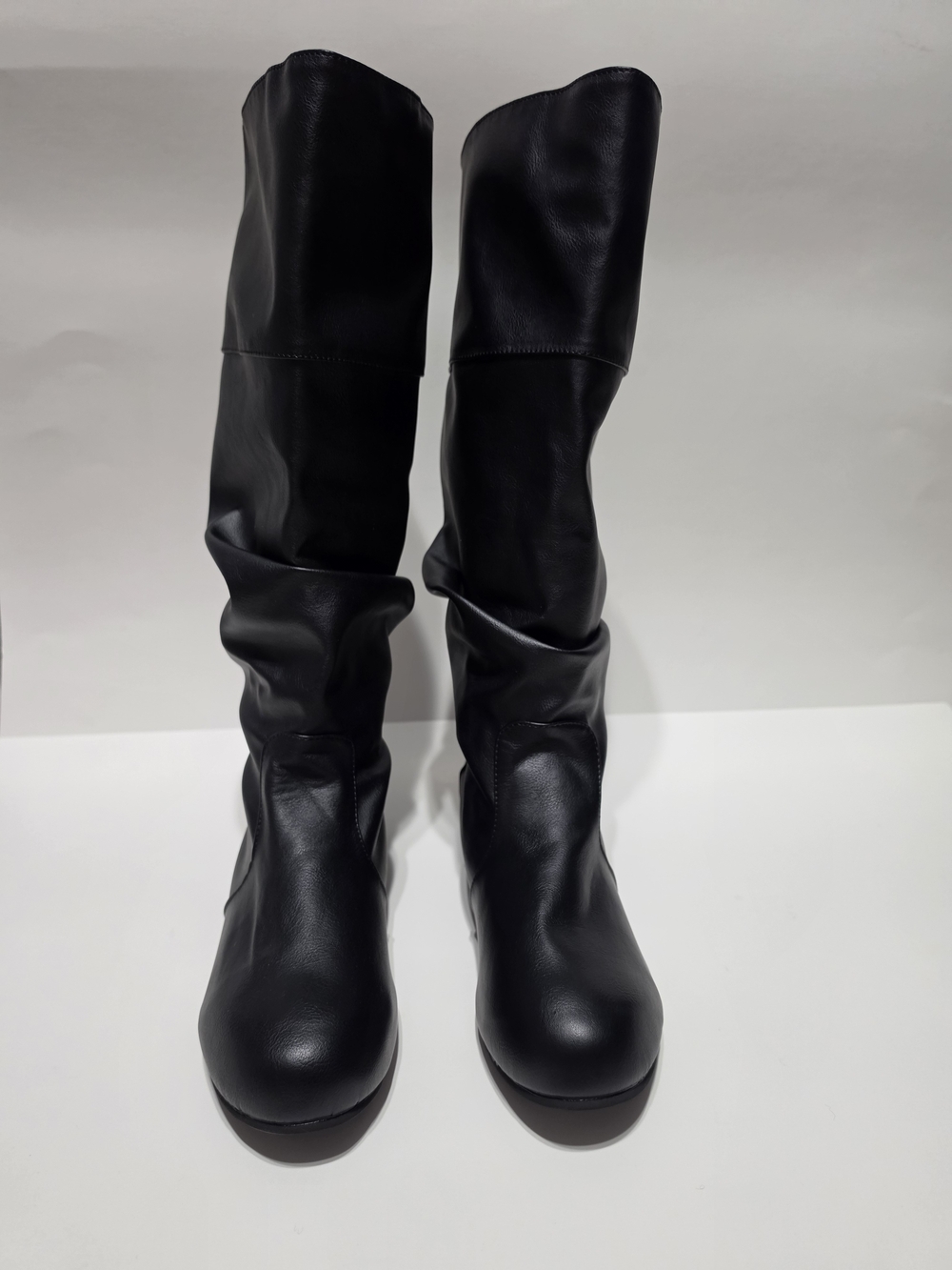 Black Knee-High Women's Slouch Boots - Classic Sleek Design